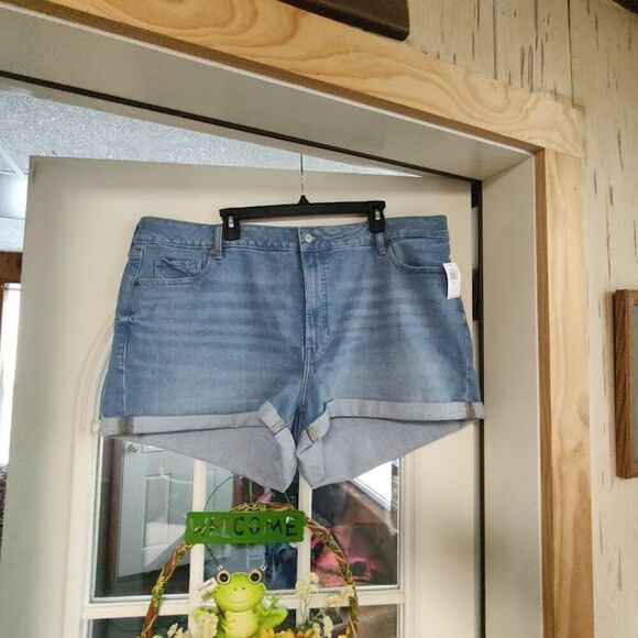 New Old Navy O.G. Straight High Rise Shorts Size Women's 22 Plus - Picture 1 of 2